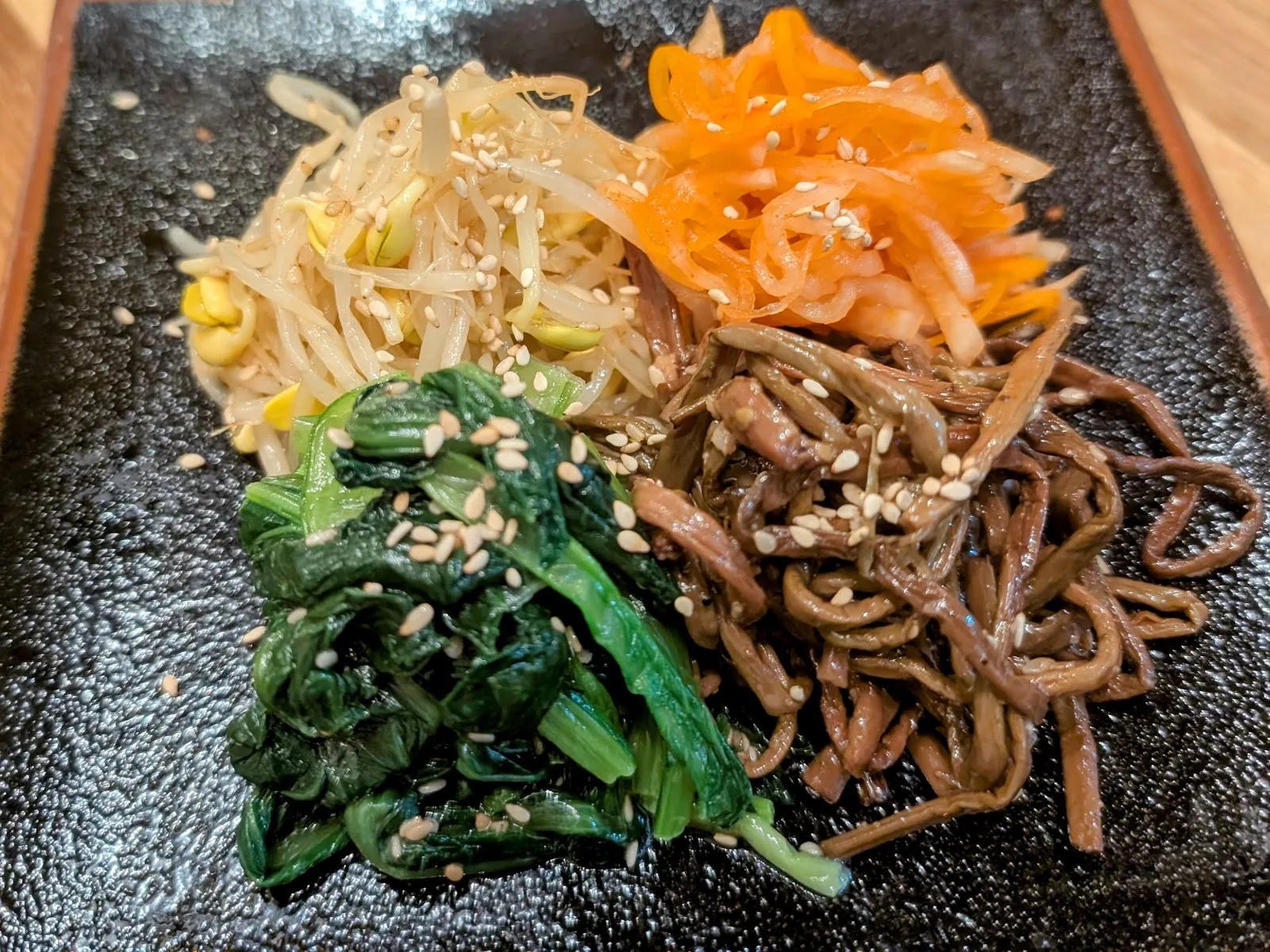 炭火焼肉みや · 5